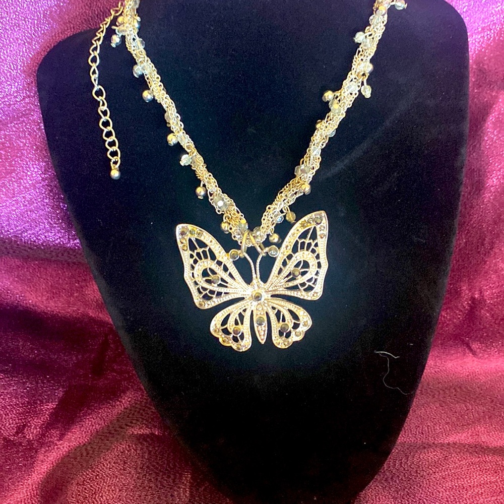 ❤️504 NWT Candles necklace